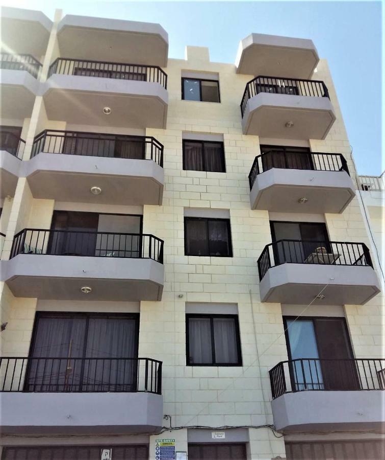 No8 @ Seabreeze Court Apartamento Mellieha Exterior foto